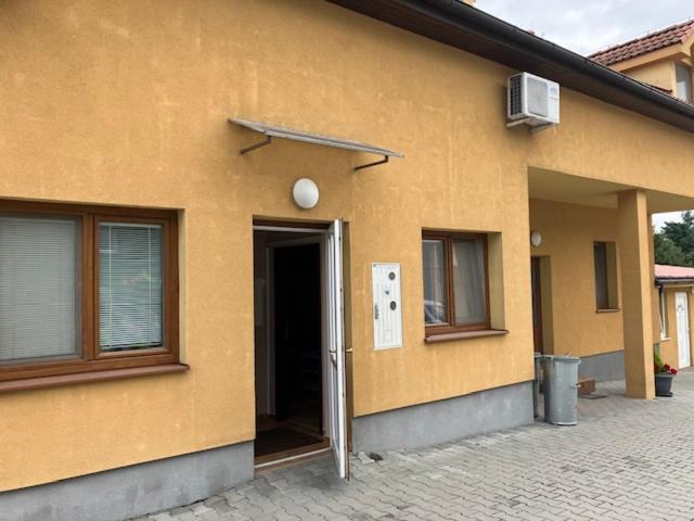 Appartement Apartmanovy Dom Slavia à Bojnice Extérieur photo